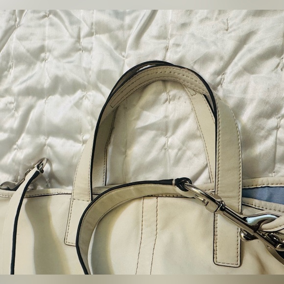 Coach Cream Shoulder Bag - Picture 10 of 16